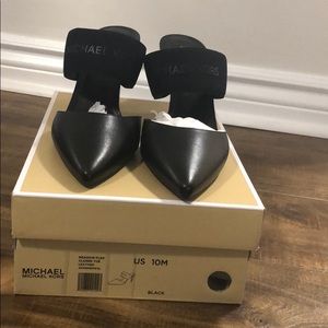 Mk meadow flex closed toe leather